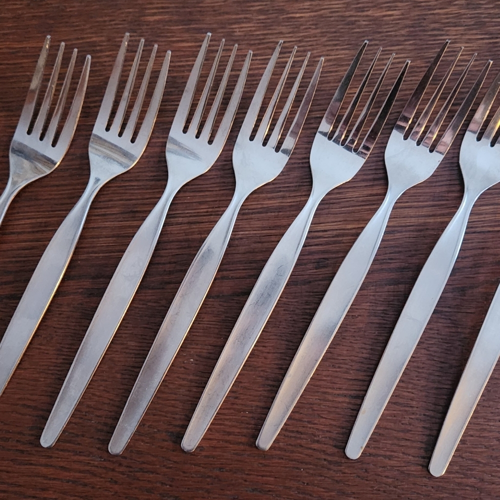 8 Delco Mountain Stream Stainless Steel Dinner Forks 7.5"